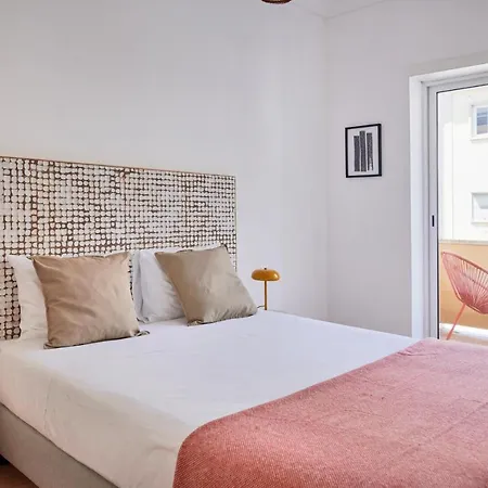 Sunset Balcony Apartment, By Timecooler Apartment Lisbon