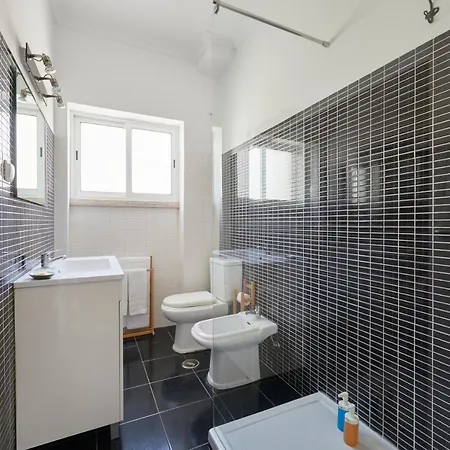 Sunset Balcony Apartment, By Timecooler Lisbona