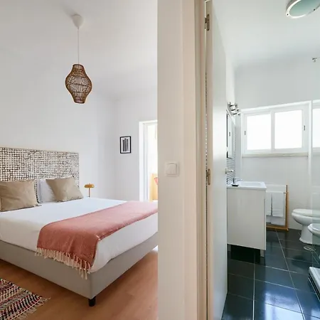 Sunset Balcony Apartment, By Timecooler Appartamento Lisbona