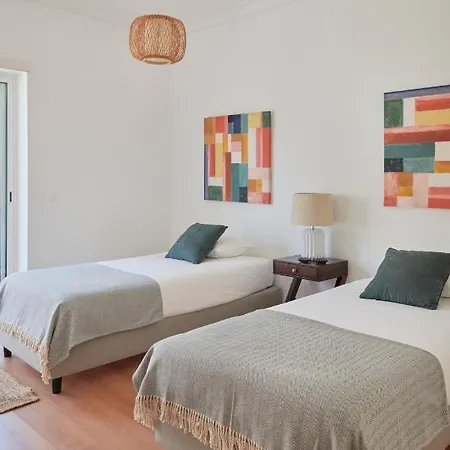 Sunset Balcony Apartment, By Timecooler Appartamento Lisbona